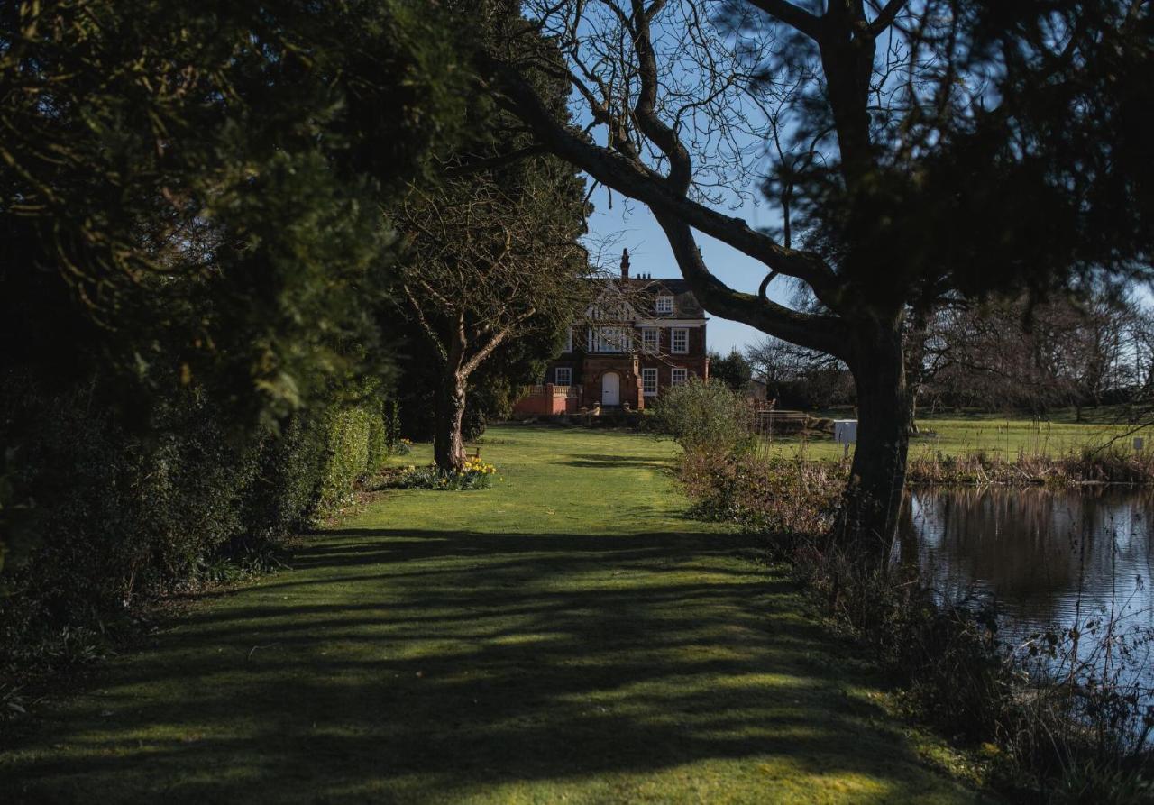 Healing Manor Hotel Grimsby Bagian luar foto