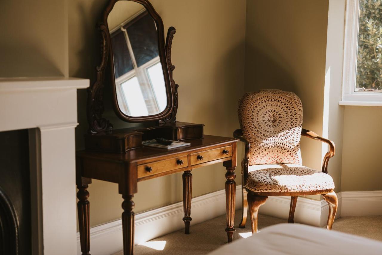 Healing Manor Hotel Grimsby Bagian luar foto