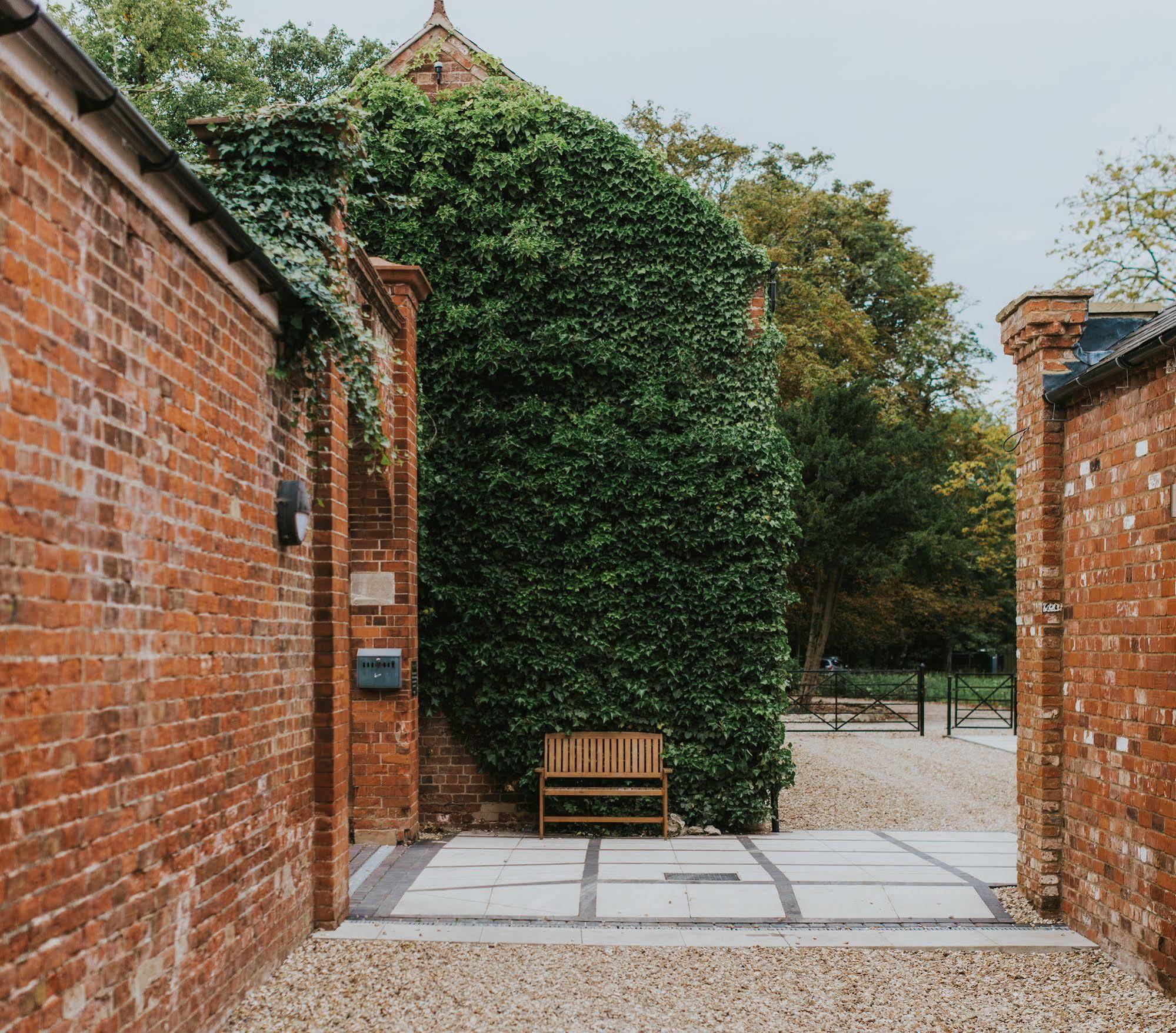 Healing Manor Hotel Grimsby Bagian luar foto